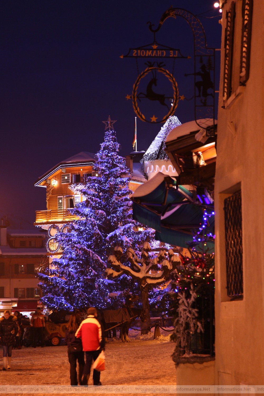 MegèveDIC011.- Le Sapin de Noël Swarovski de Megève, un homenaje al gusto más refinado 