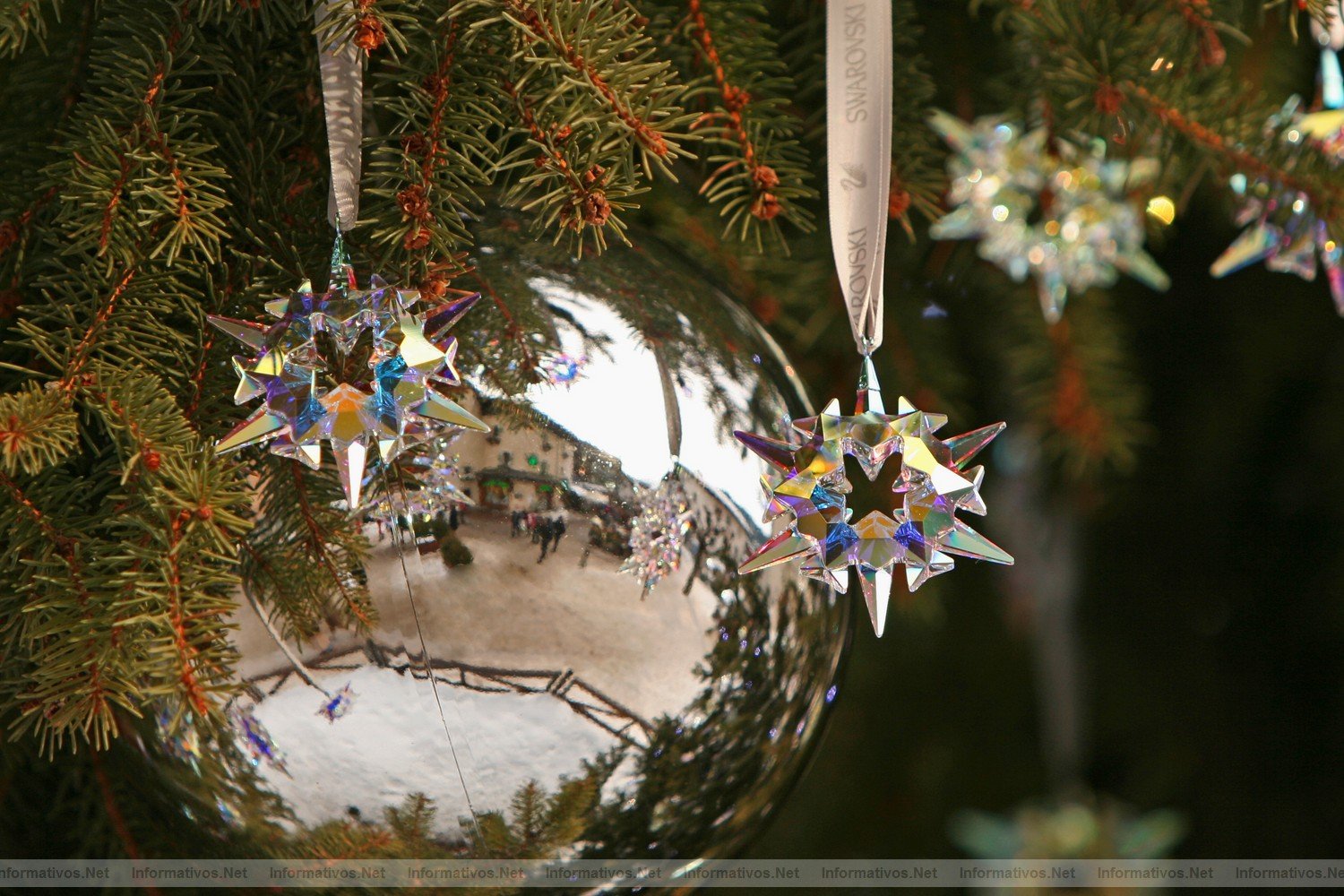 MegèveDIC011.- Le Sapin de Noël Swarovski de Megève, un homenaje al gusto más refinado 