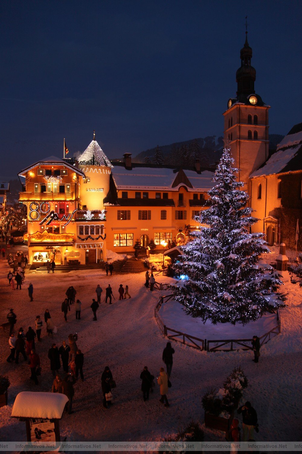 MegèveDIC011.- Le Sapin de Noël Swarovski de Megève, un homenaje al gusto más refinado 