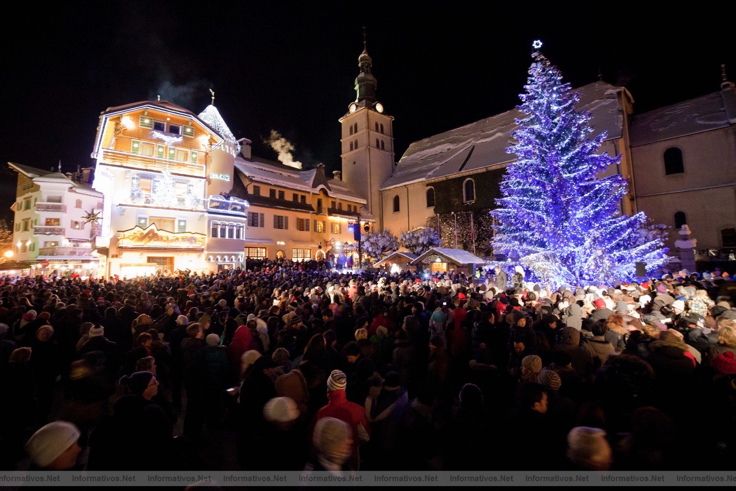 MegèveDIC011.- Le Sapin de Noël Swarovski de Megève, un homenaje al gusto más refinado 
