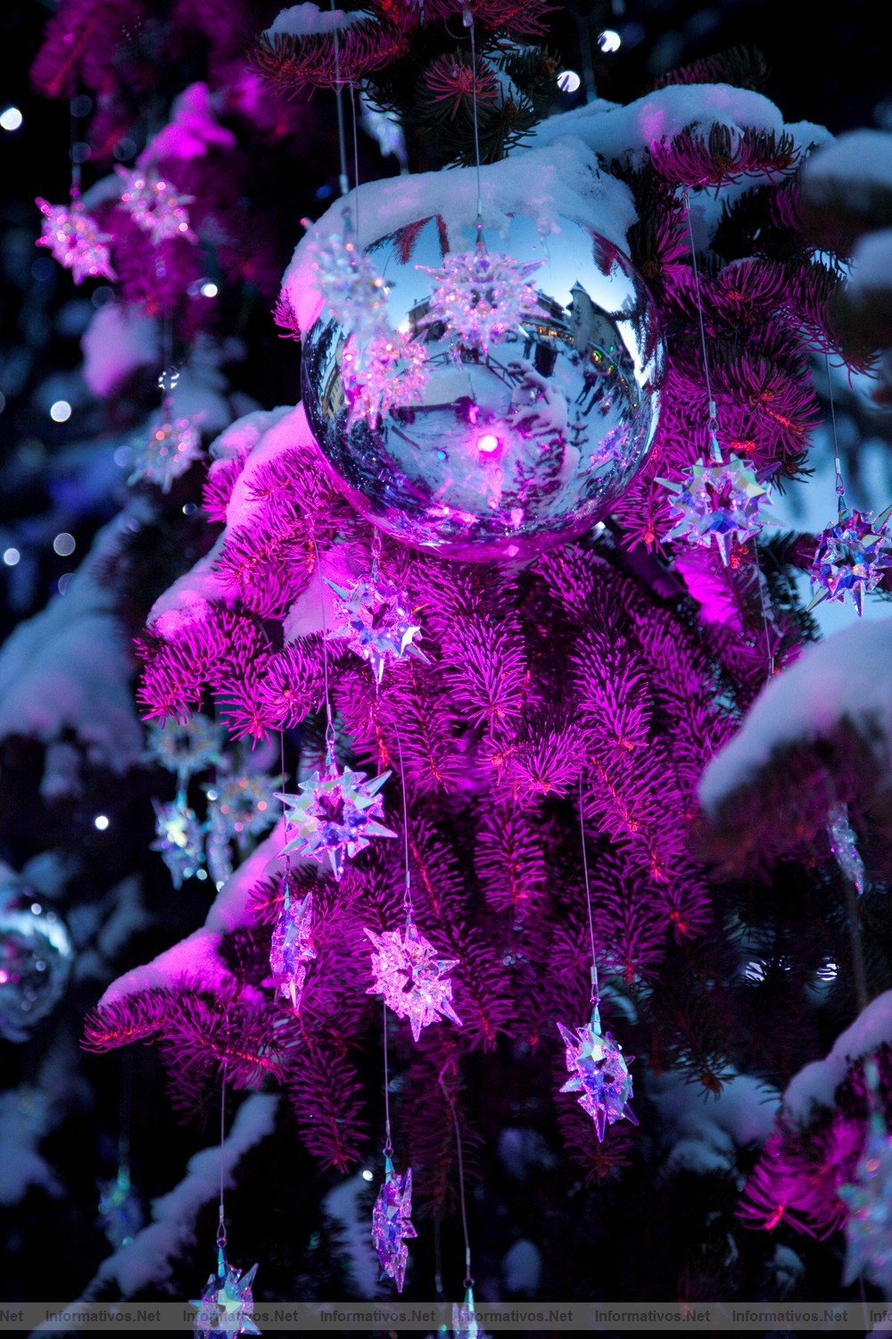 MegèveDIC011.- Le Sapin de Noël Swarovski de Megève, un homenaje al gusto más refinado 