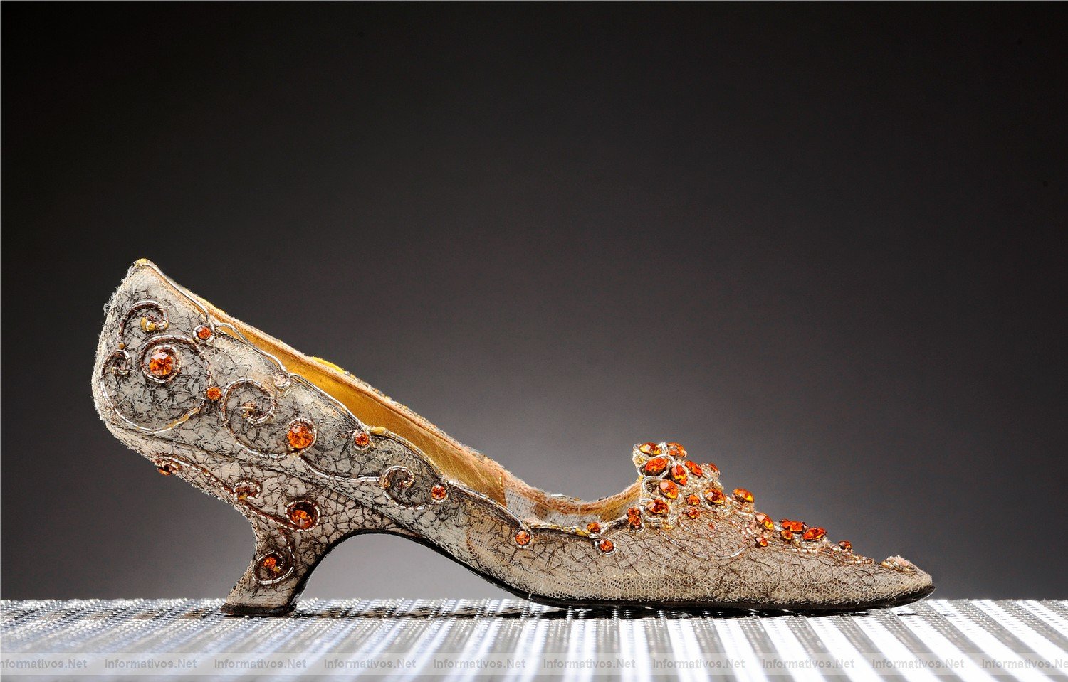 Pump Roger Vivier de la  Princesa Soraya, 1962: la propia casa Roger Vivier ha pagado la cantidad de 19.750 euros en una subasta realizada por la parisina Casa Aguttes