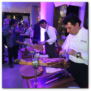 :: Pulse para Ampliar :: BCN15DIC011.- I Ed. Proyecto 'HUB' del hotel Le Méridien.  El hall del hotel se convirtió en un exclusivo escenario de varias delicatesse supervisadas por al chef de la casa, Eugeni Cortés y su equipo
