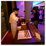 :: Pulse para Ampliar :: BCN15DIC011.- I Ed. Proyecto 'HUB' del hotel Le Méridien.  El hall del hotel se convirtió en un exclusivo escenario de varias delicatesse supervisadas por al chef de la casa, Eugeni Cortés y su equipo