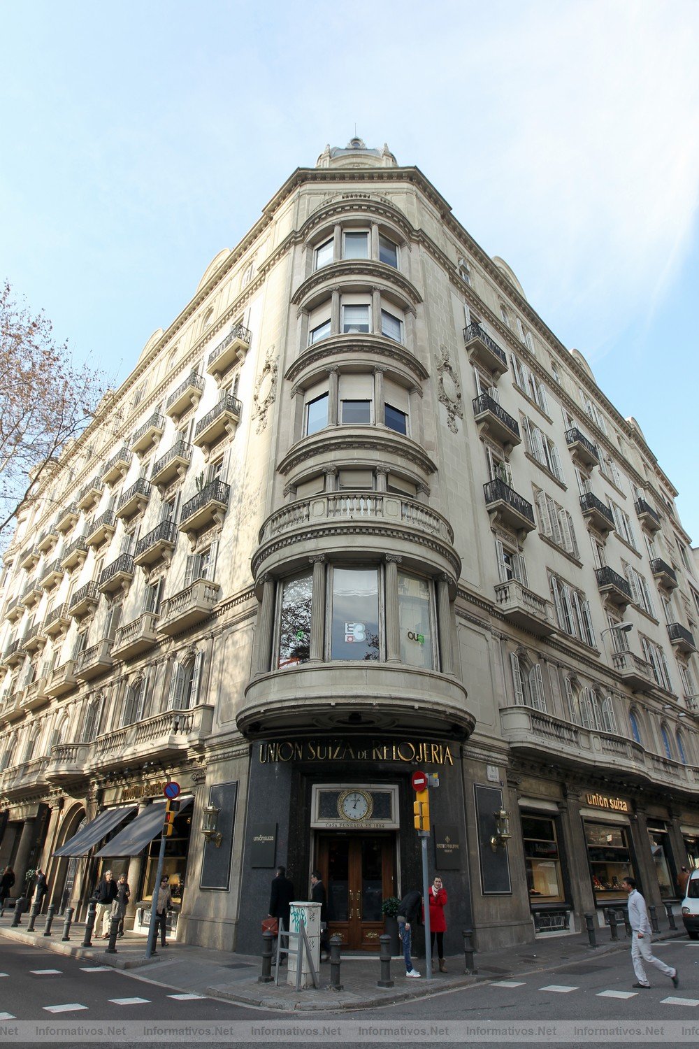 BCN12ENE012.- Unión Suiza impulsa su identidad e imagen de marca de cara a su internacionalización. Vista de Unión Suiza en el cruze de Avd. Diagonal y Vía Augusta de Barcelona
