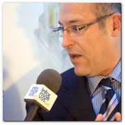 :: Pulse para Ampliar :: BCN26ENE012.- Entrevista al Doctor Fernando Fariñas, experto en inmunología y patologías infecciosas