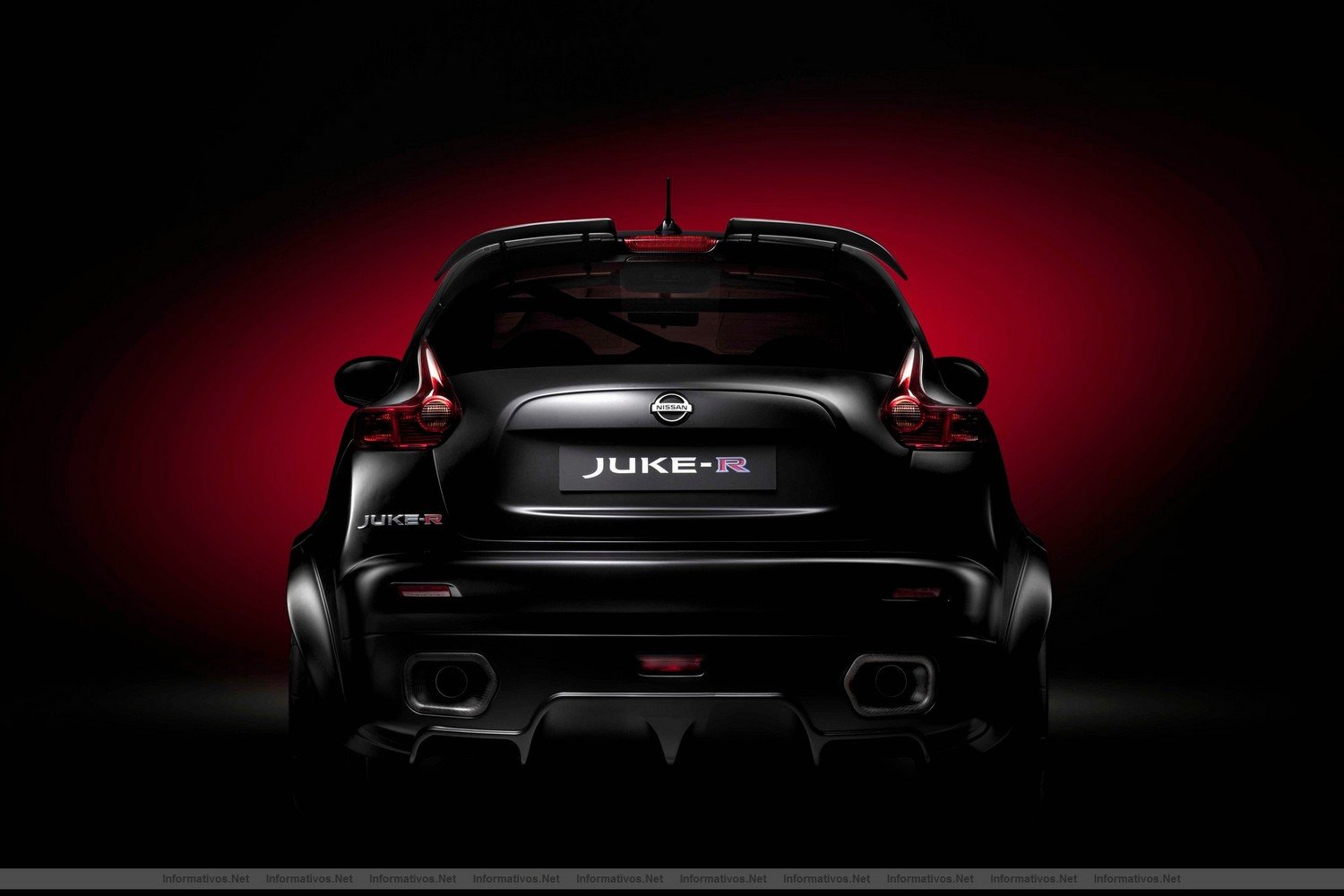 El Juke-R ha sido creado en Gran Bretaña, desarrollado por Nissan y construido  por el equipo de competición RML con el apoyo del Centro Técnico de Nissan en  Europa (NTC-E).