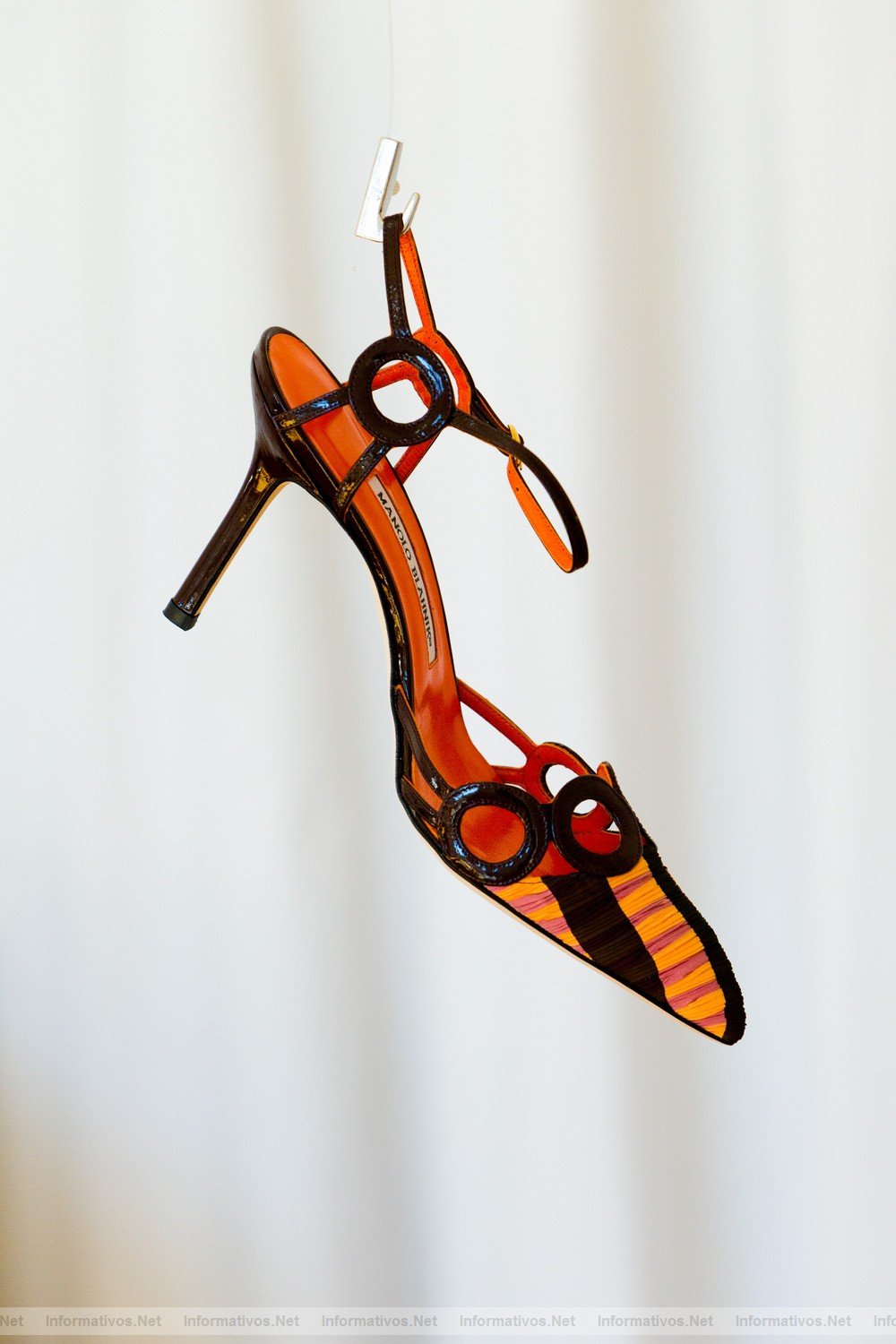 BCN15FEB012.- Manolo Blahnik presenta una Colección 2012 “salvaje” bajo la influencia de Matisse