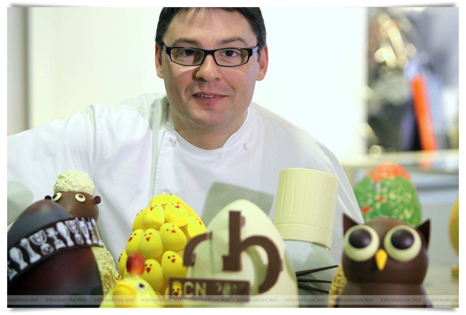 BCN30ENE012.- Visitamos el obrador de Oriol Balaguer, maestro chocolatero y nos descubre sus próximos diseños