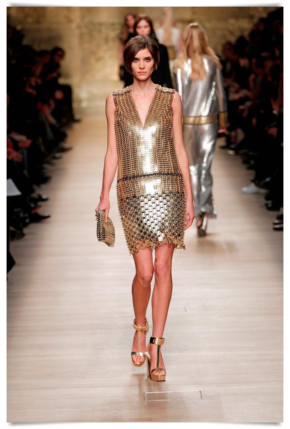 PARIS FASHION WEEK FW2012: Manish Arora recupera la esencia sesentera de Paco Rabanne para el invierno 2013