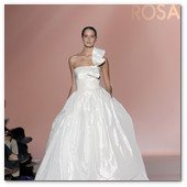 :: Pulse para Ampliar :: BCN8MAY012.- Pasarela Gaudí Novias: Rosa Clará Colección 2013