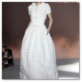 :: Pulse para Ampliar :: BCN8MAY012.- Pasarela Gaudí Novias: Rosa Clará Colección 2013