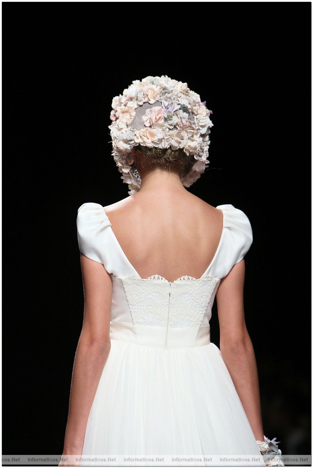 BCN Gaudi Novias MAY012.- Coleccin Victorio & Lucchino 2013