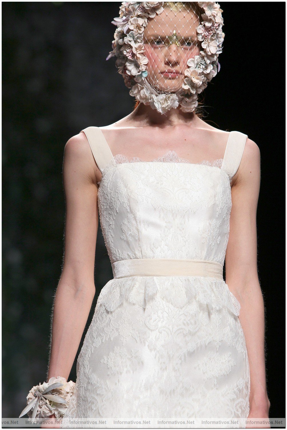 BCN Gaudi Novias MAY012.- Colecci�n Victorio & Lucchino 2013