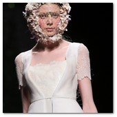 :: Pulse para Ampliar :: BCN Gaudi Novias MAY012.- Colección Victorio & Lucchino 2013