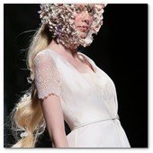 :: Pulse para Ampliar :: BCN Gaudi Novias MAY012.- Colección Victorio & Lucchino 2013