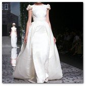 :: Pulse para Ampliar :: BCN Gaudi Novias MAY012.- Colección Victorio & Lucchino 2013