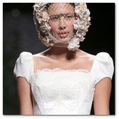:: Pulse para Ampliar :: BCN Gaudi Novias MAY012.- Colección Victorio & Lucchino 2013