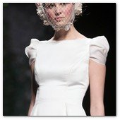 :: Pulse para Ampliar :: BCN Gaudi Novias MAY012.- Colección Victorio & Lucchino 2013
