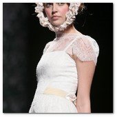 :: Pulse para Ampliar :: BCN Gaudi Novias MAY012.- Colección Victorio & Lucchino 2013