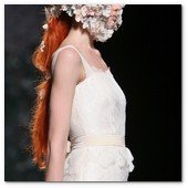 :: Pulse para Ampliar :: BCN Gaudi Novias MAY012.- Colección Victorio & Lucchino 2013