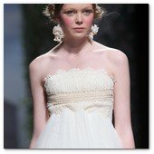 :: Pulse para Ampliar :: BCN Gaudi Novias MAY012.- Colección Victorio & Lucchino 2013