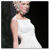 :: Pulse para Ampliar :: BCN Gaudi Novias MAY012.- Colección Victorio & Lucchino 2013