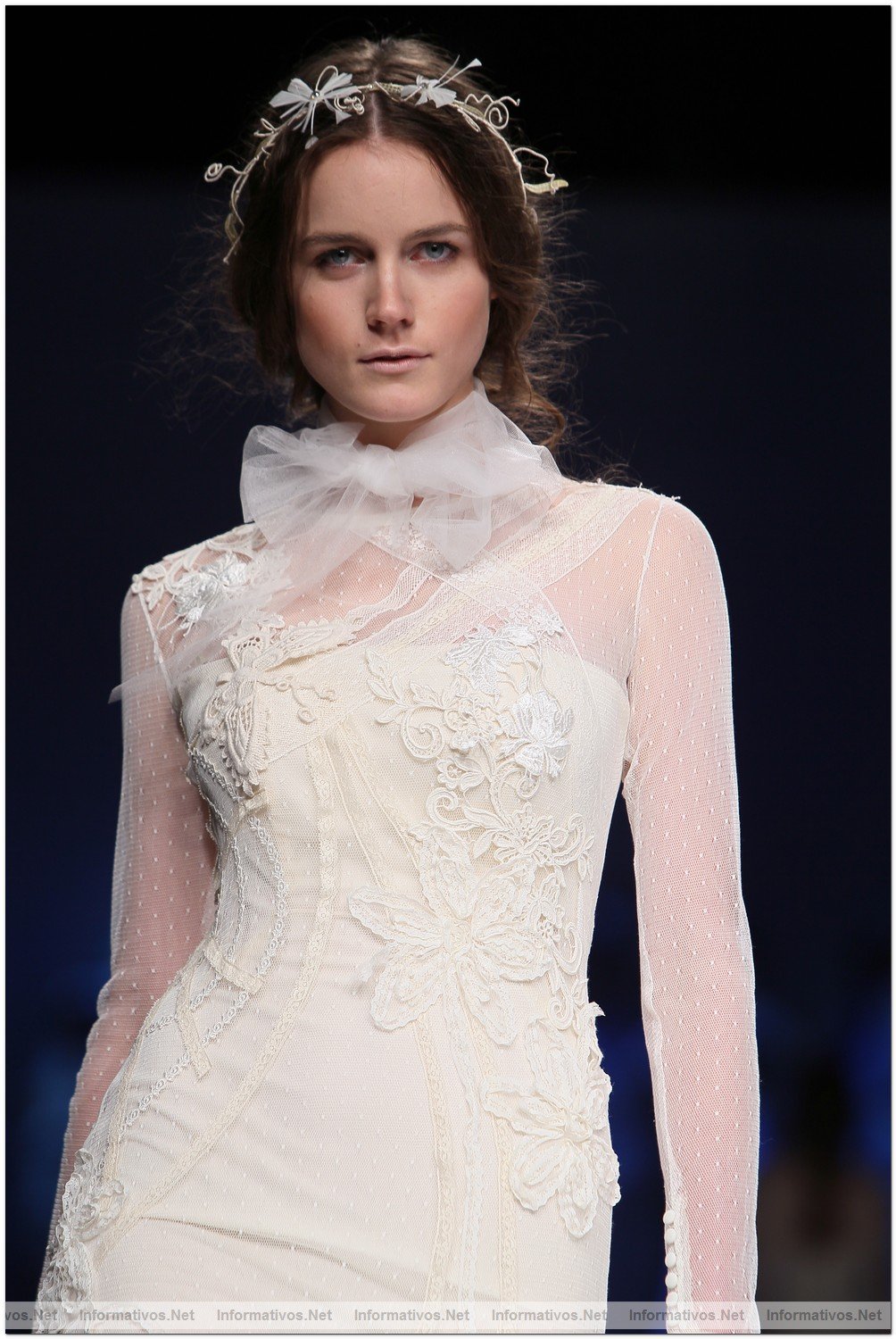 BCN Gaudi Novias MAY012.- Coleccin Yolan Cris 2013