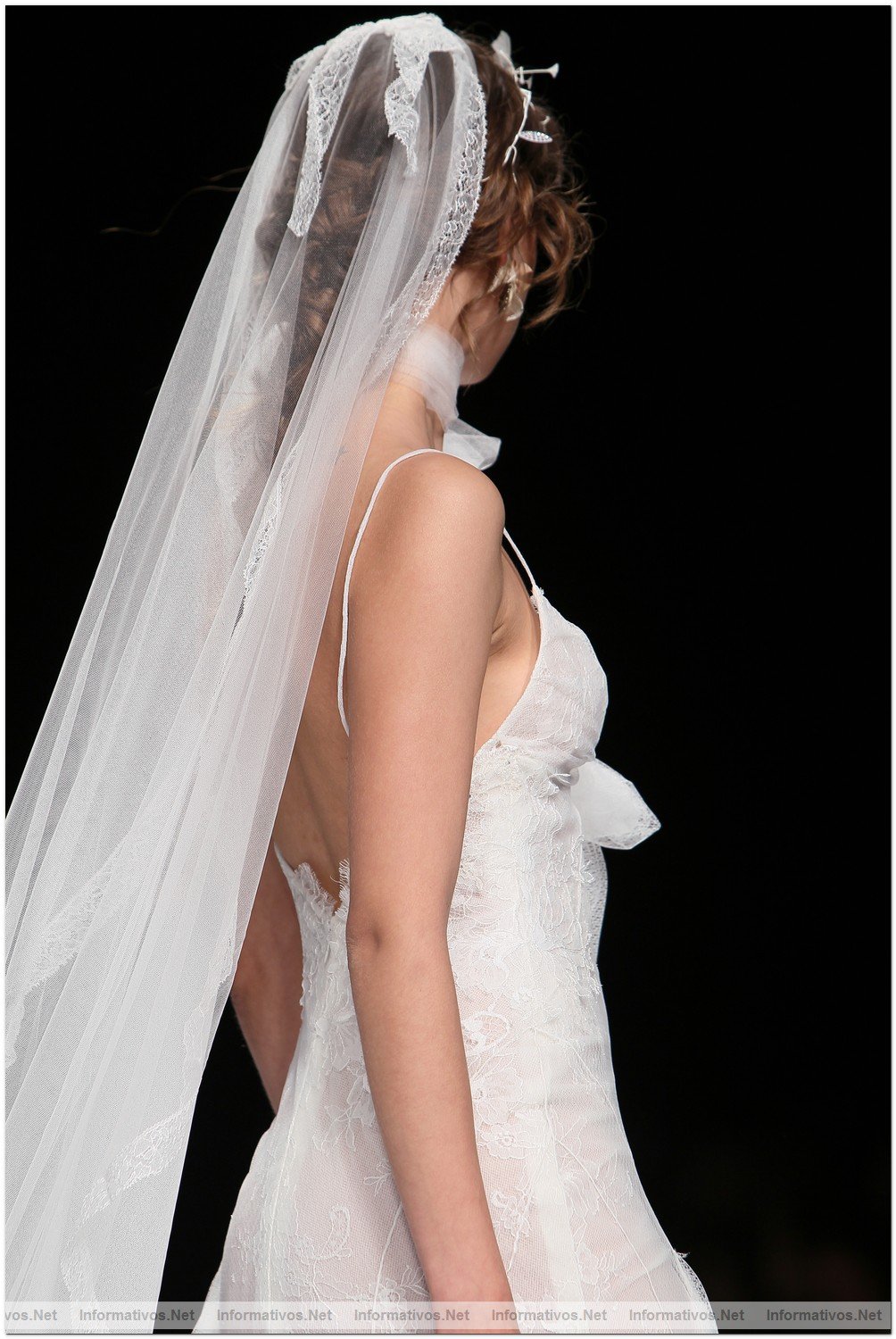 BCN Gaudi Novias MAY012.- Coleccin Yolan Cris 2013