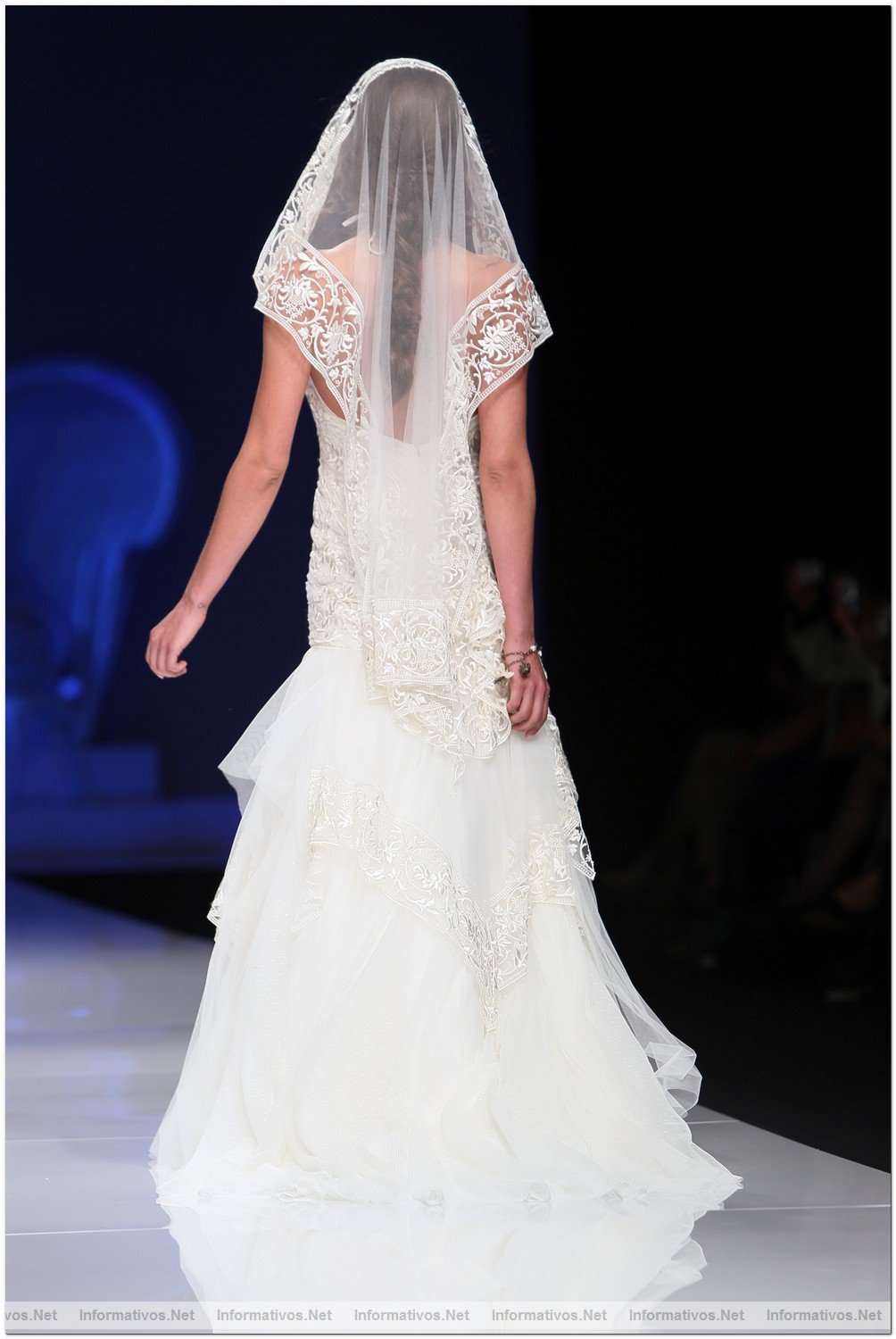 BCN Gaudi Novias MAY012.- Coleccin Yolan Cris 2013