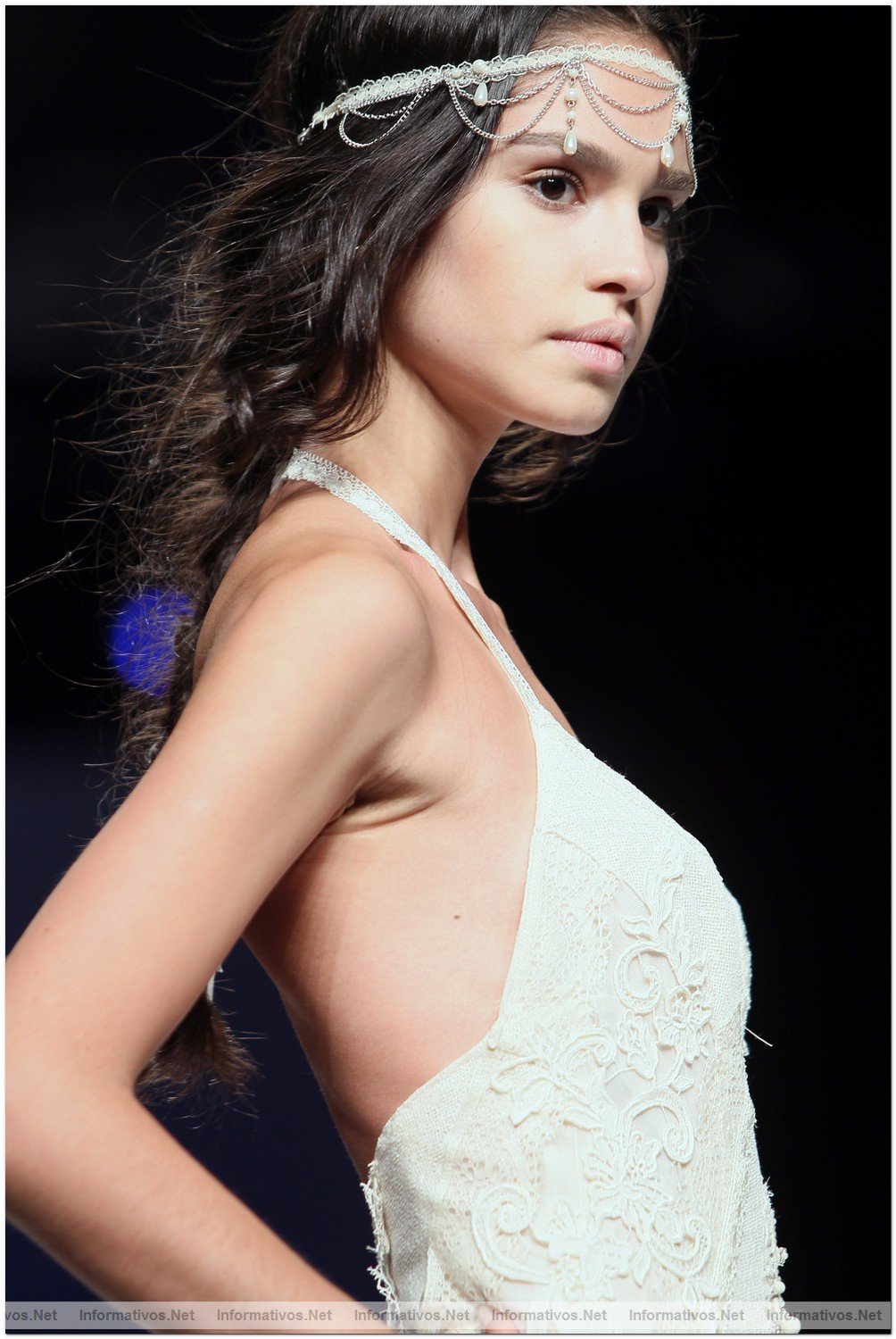 BCN Gaudi Novias MAY012.- Coleccin Yolan Cris 2013