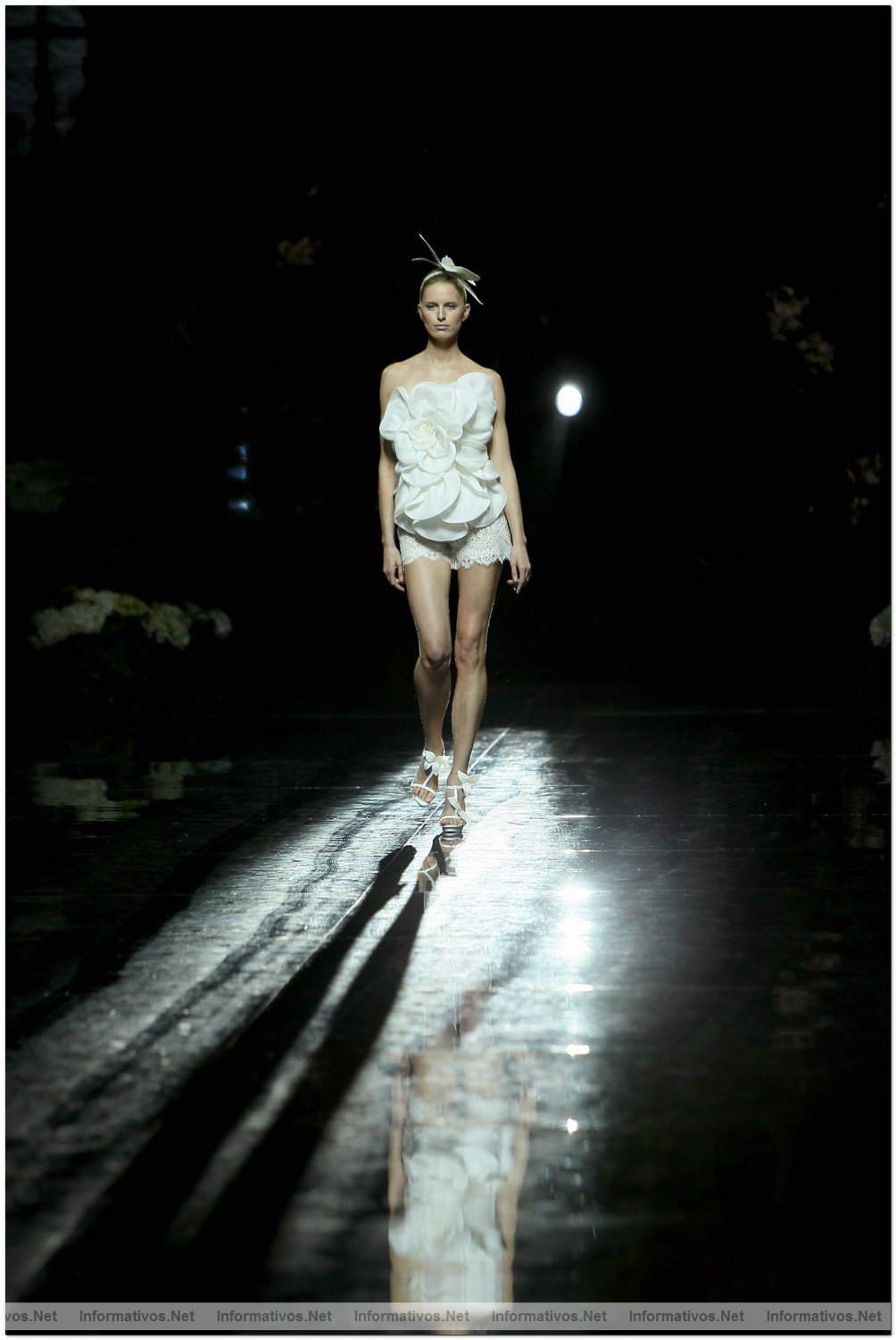 BCN Gaudi Novias MAY012.- Colecci�n Pronovias 2013