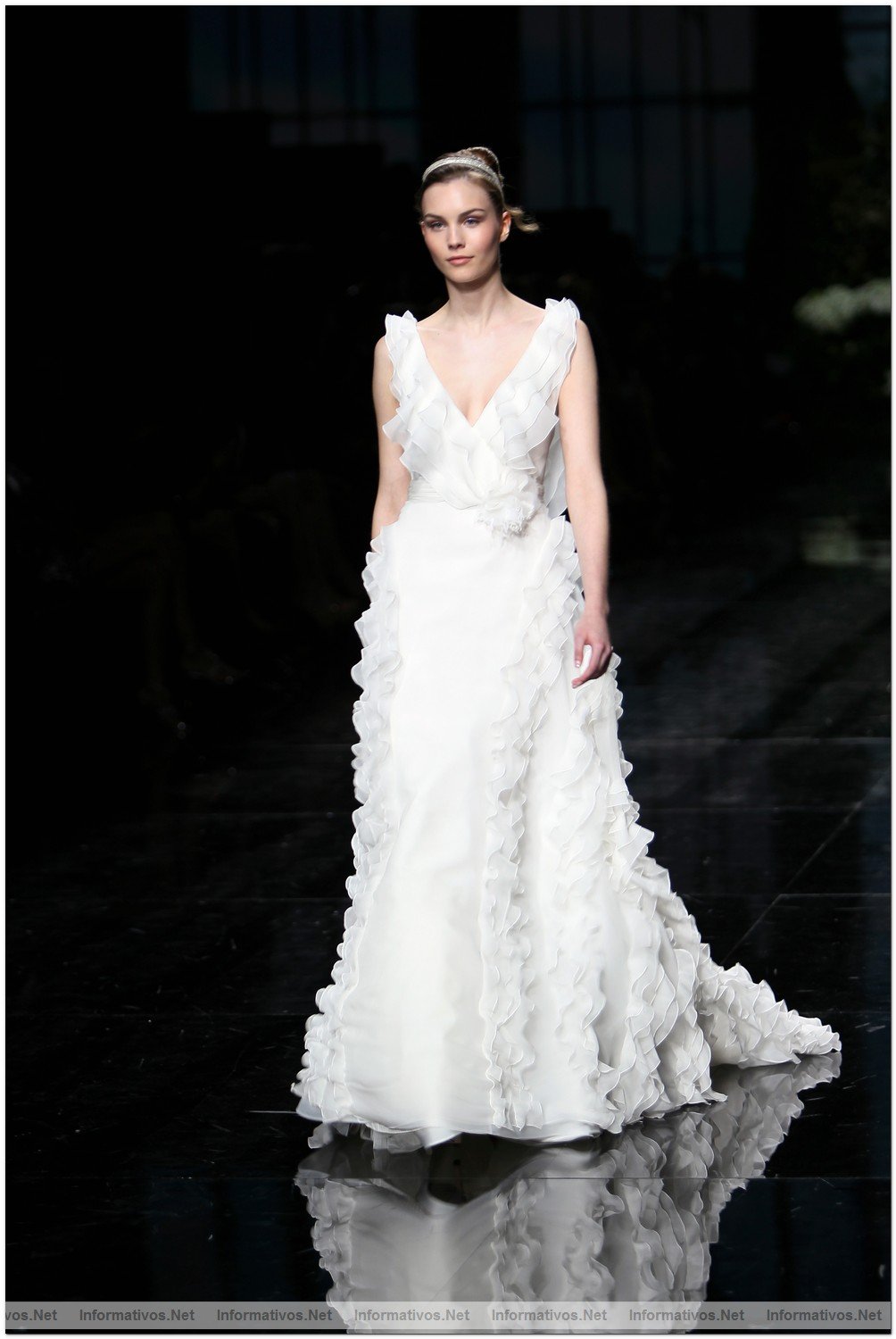 BCN Gaudi Novias MAY012.- Colecci�n Pronovias 2013