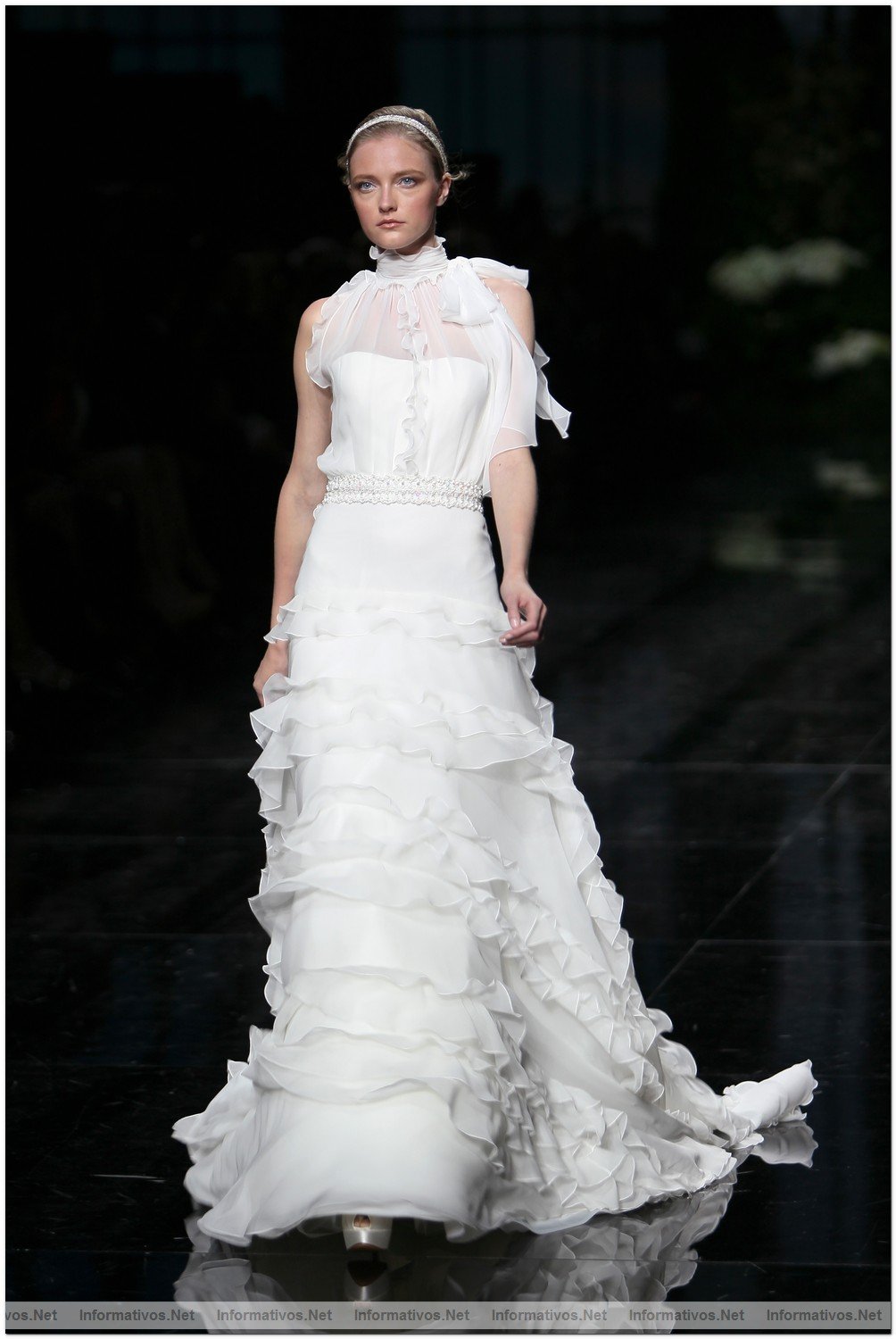 BCN Gaudi Novias MAY012.- Colecci�n Pronovias 2013