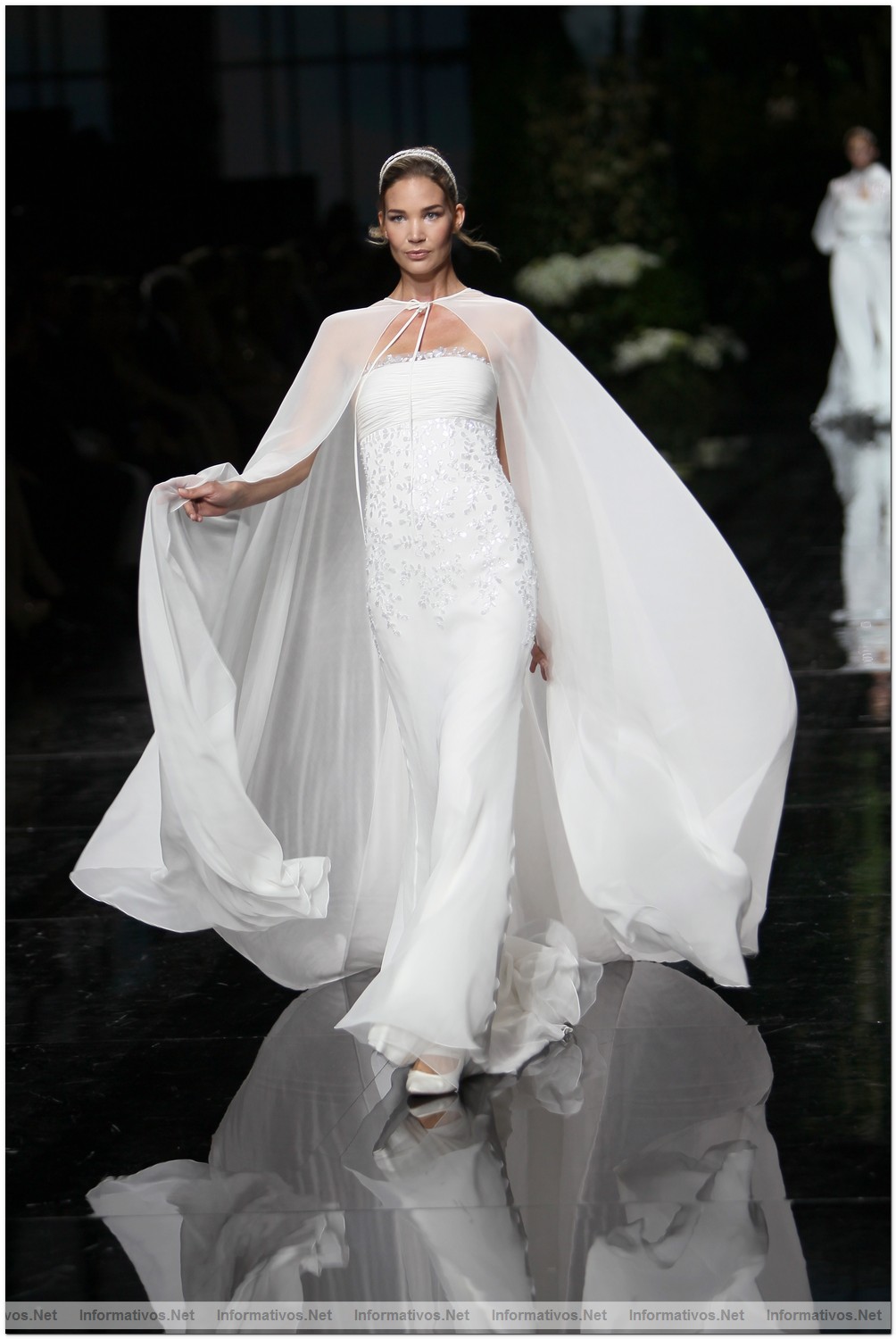 BCN Gaudi Novias MAY012.- Colecci�n Pronovias 2013