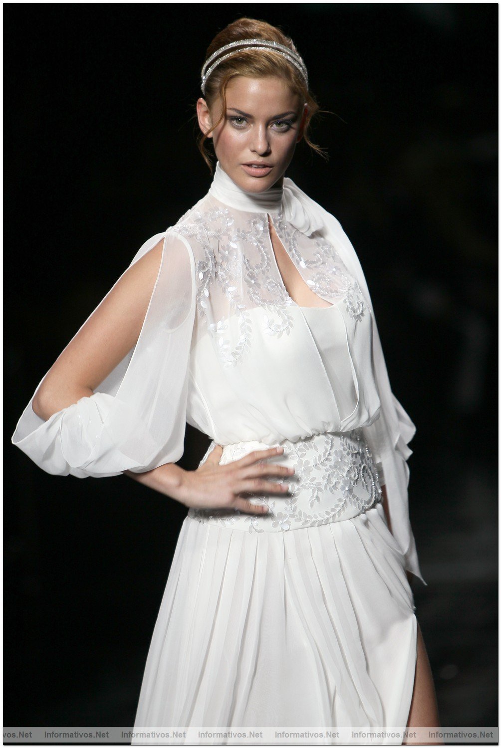 BCN Gaudi Novias MAY012.- Colecci�n Pronovias 2013