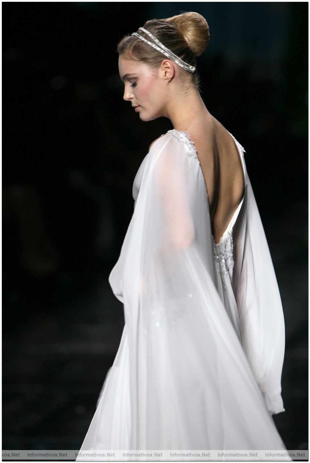 BCN Gaudi Novias MAY012.- Colecci�n Pronovias 2013