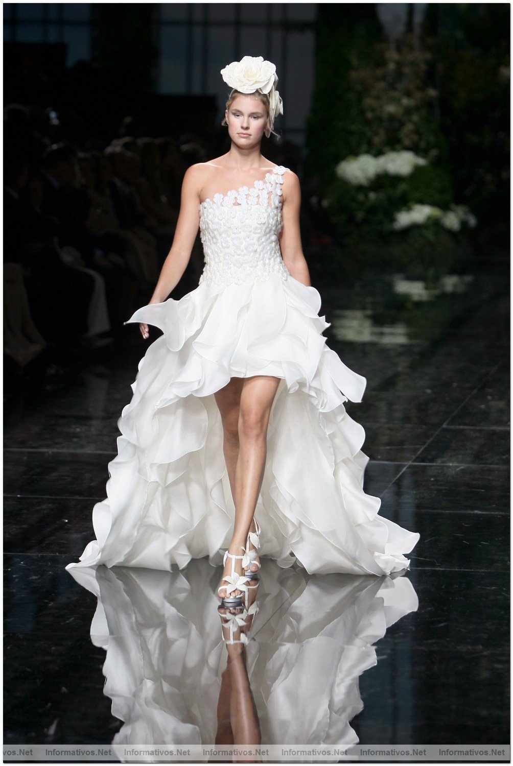 BCN Gaudi Novias MAY012.- Colecci�n Pronovias 2013