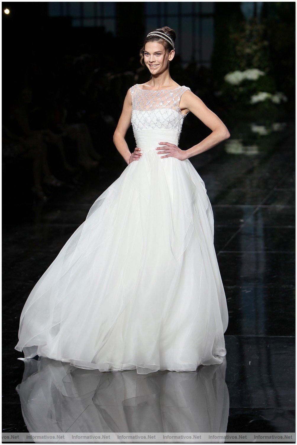 BCN Gaudi Novias MAY012.- Colecci�n Pronovias 2013