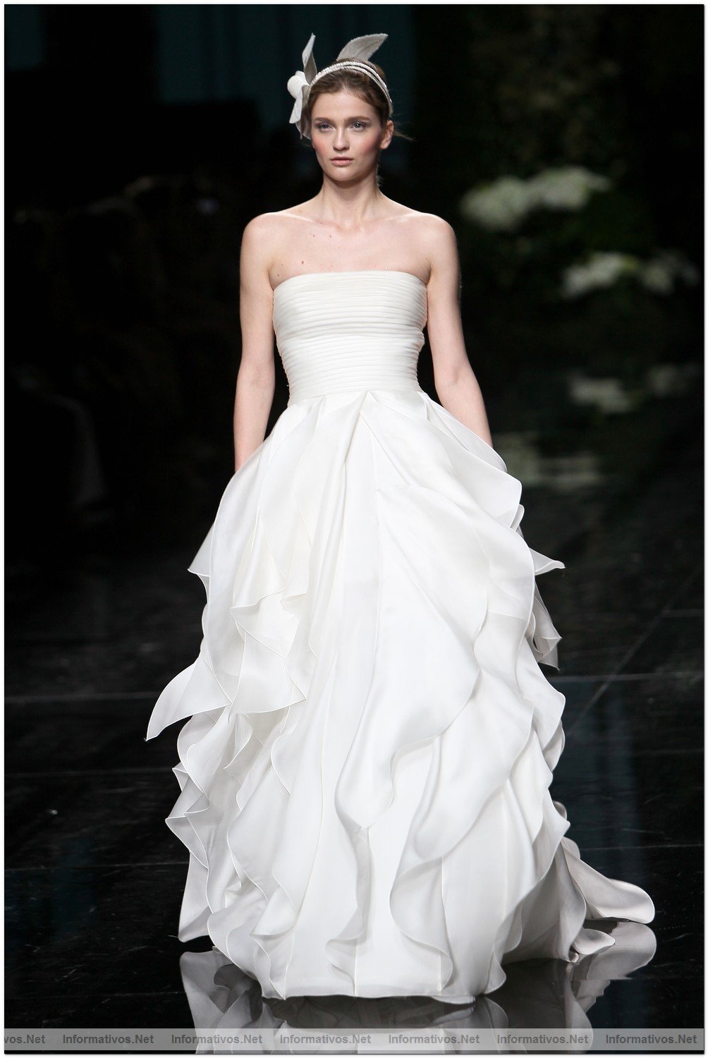 BCN Gaudi Novias MAY012.- Colecci�n Pronovias 2013