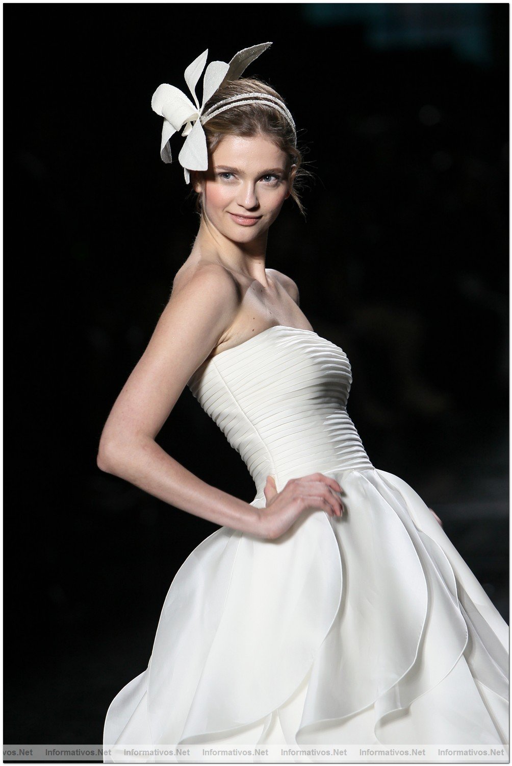 BCN Gaudi Novias MAY012.- Colecci�n Pronovias 2013