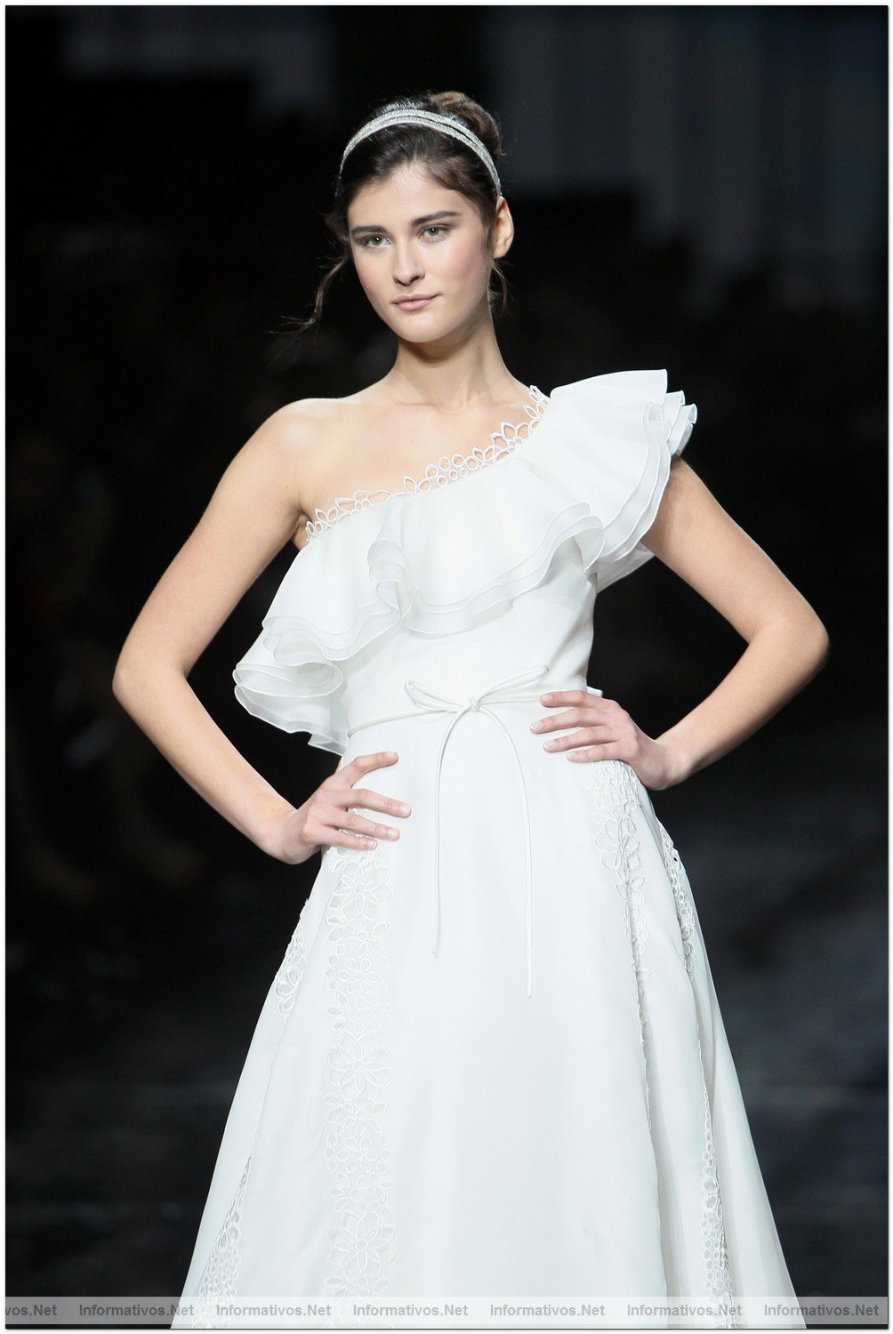 BCN Gaudi Novias MAY012.- Colecci�n Pronovias 2013