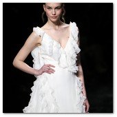 :: Pulse para Ampliar :: BCN Gaudi Novias MAY012.- Colección Pronovias 2013