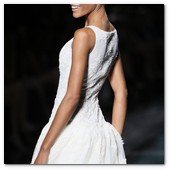 :: Pulse para Ampliar :: BCN Gaudi Novias MAY012.- Colección Pronovias 2013