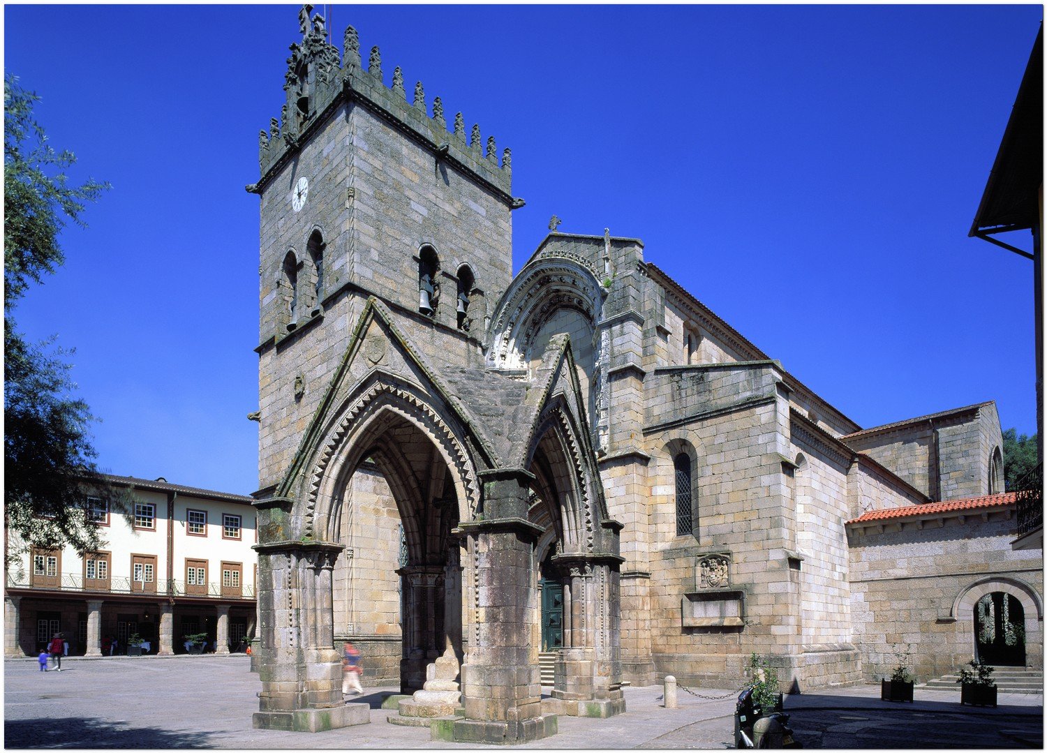 Igreja de Nossa Senhora da Oliveira, Guimaraes. Photo: Joao Paulo