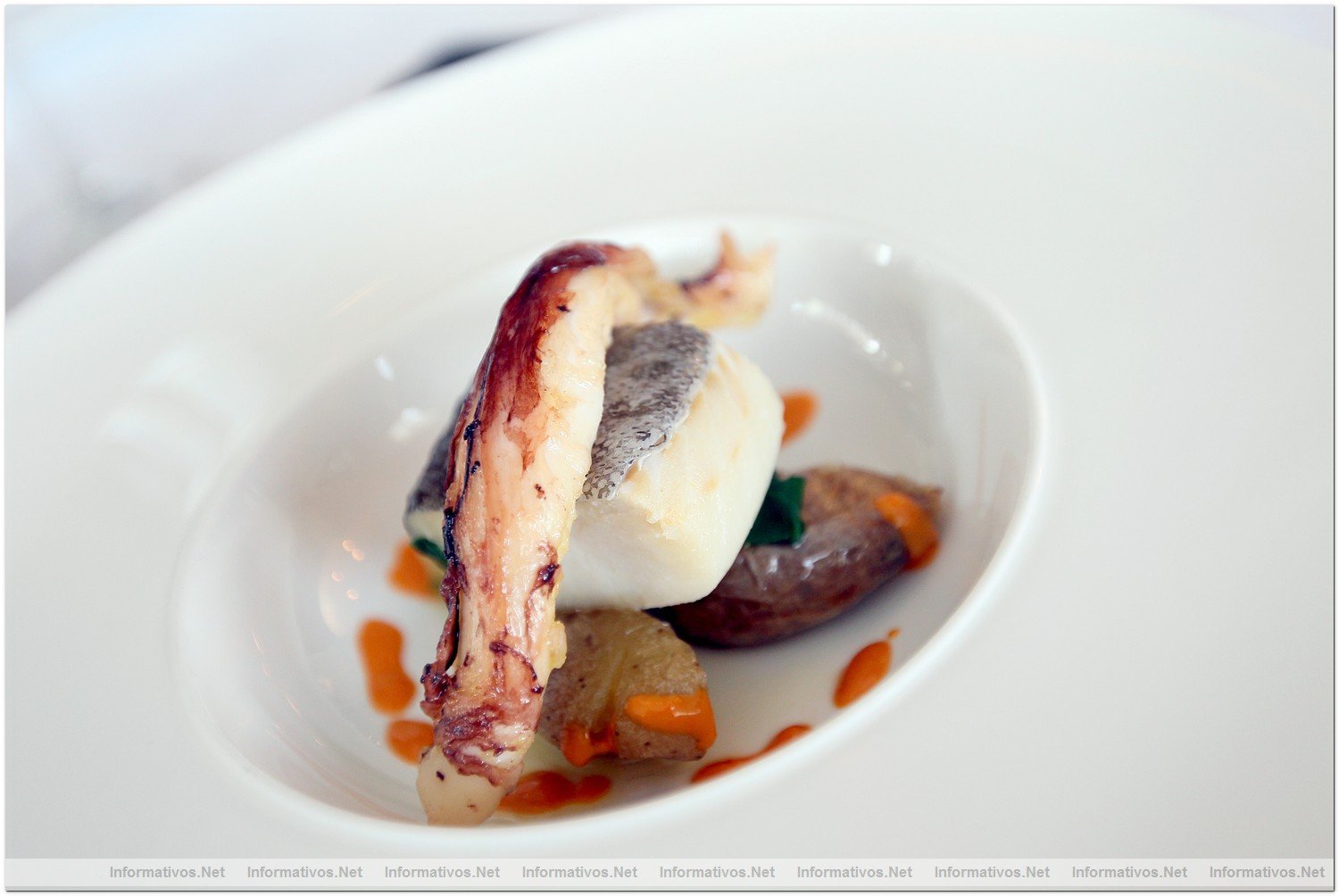 Degustacin de la Alta Cocina Portuguesa. Lomo de bacalao con citrinos, pulpo confitado con hierbas y patatas asadas con piel" catado con un Esporao reserva blanco de 2010