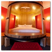 :: Pulse para Ampliar :: Hotel Yeatman Oporto: Master Suite Bed