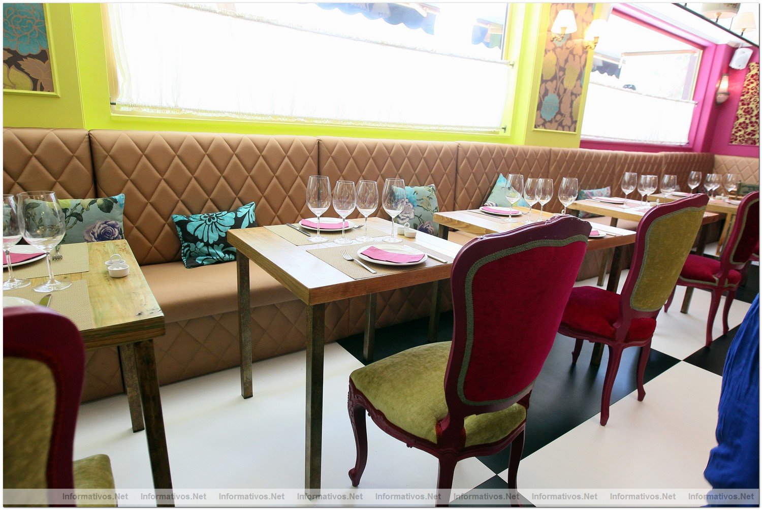 BCN26JUN012.- Restaurante Deseos. Originalidad y singularidad es la norma en el establecimiento para todos los accesorios.