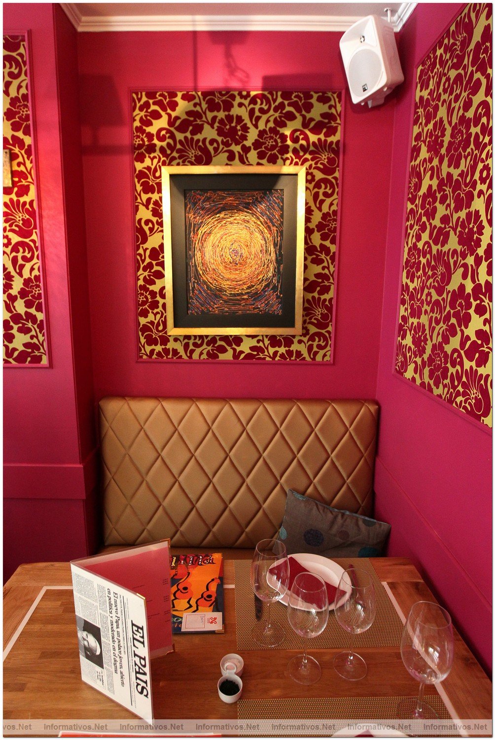 BCN26JUN012.- Restaurante Deseos. Originalidad y singularidad es la norma en el establecimiento para todos los accesorios.