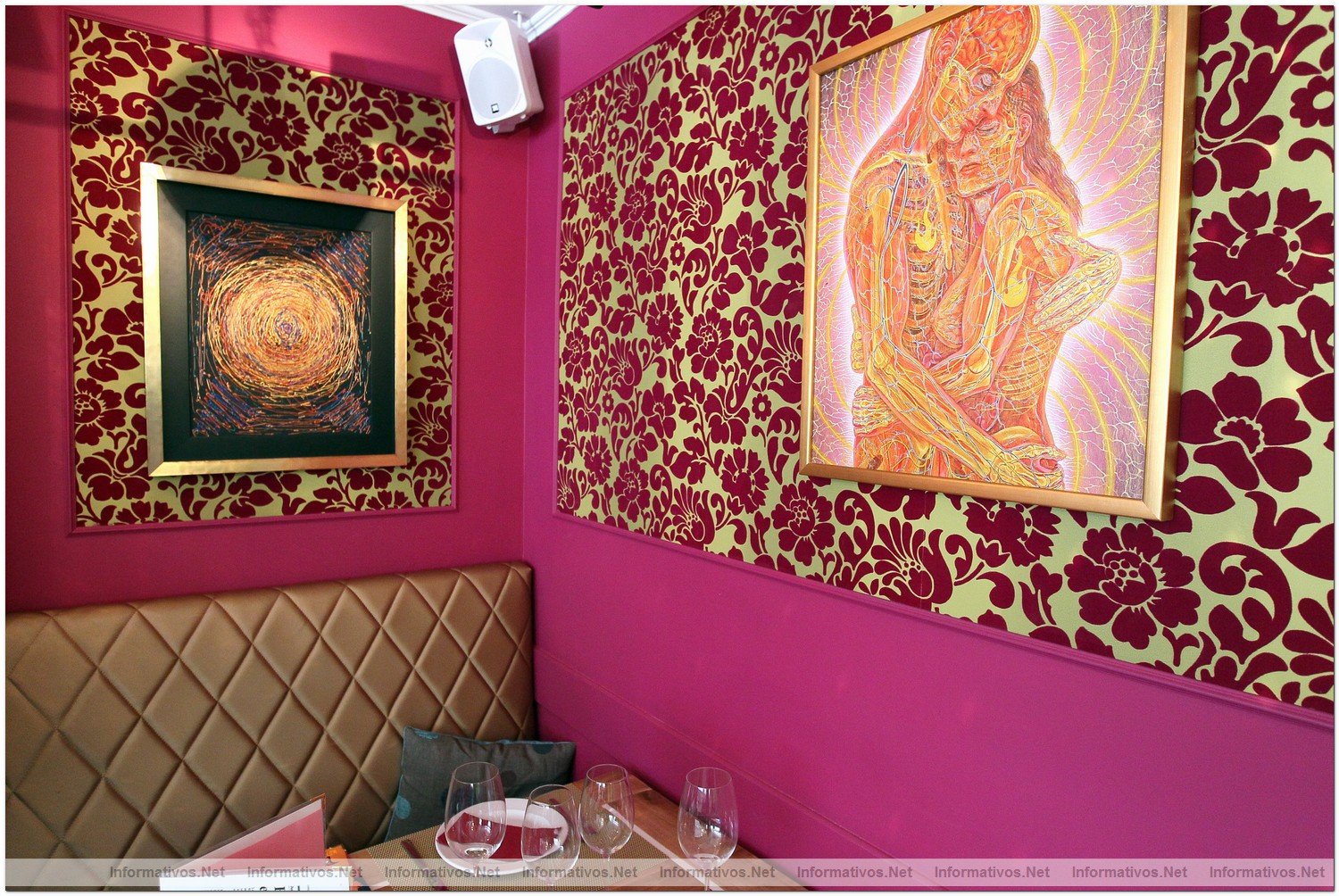 BCN26JUN012.- Restaurante Deseos. Originalidad y singularidad es la norma en el establecimiento para todos los accesorios.